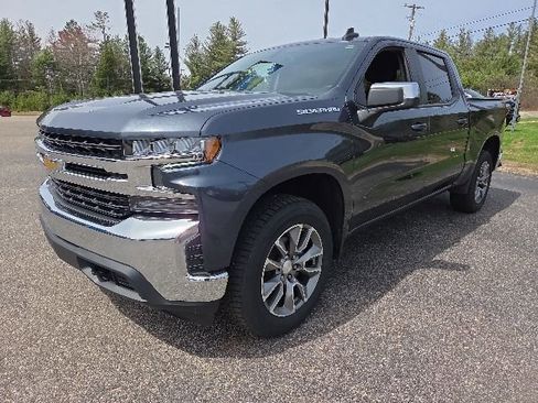 Used 2022 Chevrolet Silverado 1500 LT AWD/4WD image 3