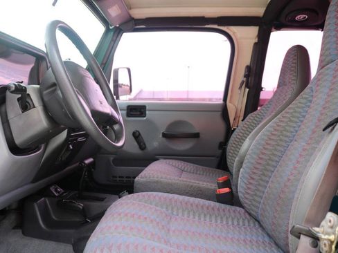 Used 1998 Jeep Wrangler SE AWD/4WD image 3