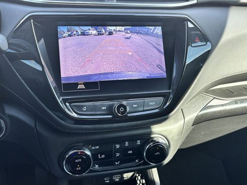 Used 2022 Chevrolet TrailBlazer ACTIV w/ Technology Package image 11