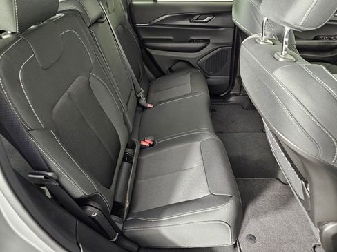 New 2025 Jeep Grand Cherokee Laredo X image 25