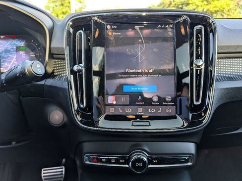 Used 2022 Volvo XC40 P8 Recharge Plus AWD/4WD image 24