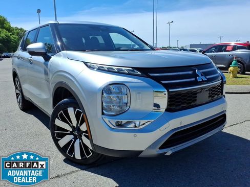 Used 2025 Mitsubishi Outlander SE AWD/4WD image 1