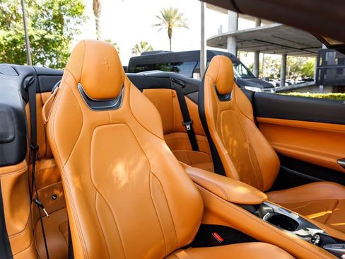 Used 2019 Ferrari Portofino image 13