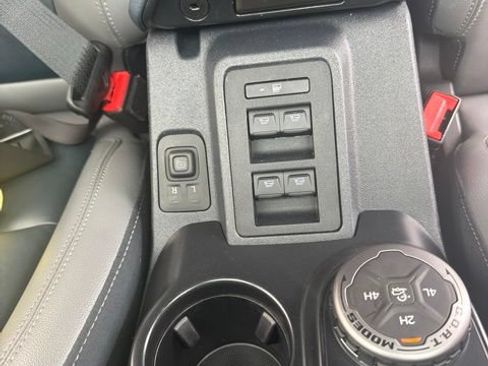 Used 2024 Ford Bronco Outer Banks AWD/4WD image 11