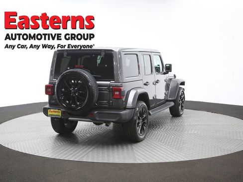 Used 2025 Jeep Wrangler Unlimited Sahara AWD/4WD image 39