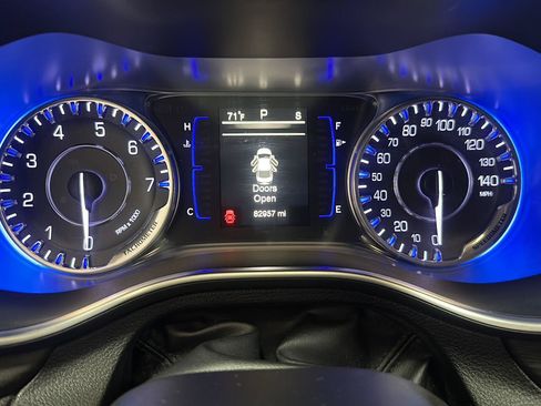 Certified 2016 Chrysler 200 Limited w/ Convenience Group FWD image 18