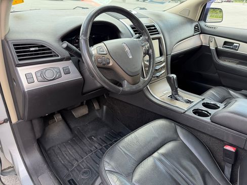 Used 2015 Lincoln MKX FWD w/ Equipment Group 102A image 4