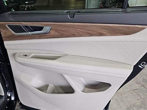 New 2026 Volkswagen Atlas SE FWD image 15