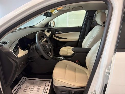 Used 2025 Buick Encore GX Avenir w/ Avenir Convenience Package AWD/4WD image 10