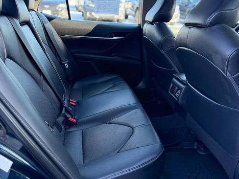 Used 2018 Toyota Camry XSE image 15