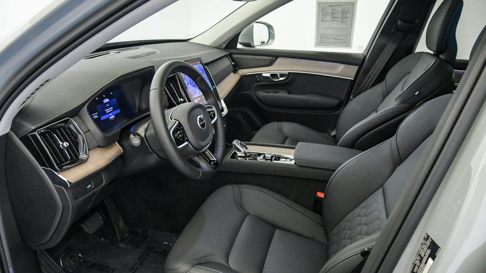 Certified 2026 Volvo XC90 B6 Plus AWD/4WD image 19