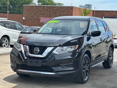 Used 2018 Nissan Rogue S AWD/4WD image 3