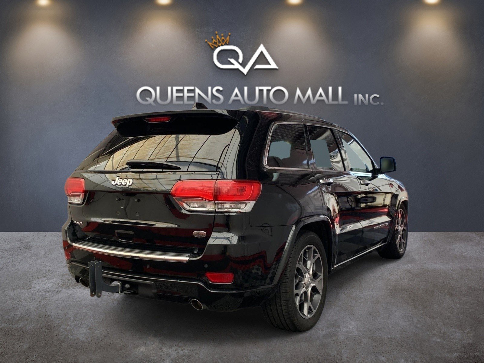 Used 2019 Jeep Grand Cherokee Overland AWD/4WD image 6