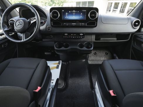 Used 2026 Mercedes-Benz Sprinter 2500 image 35