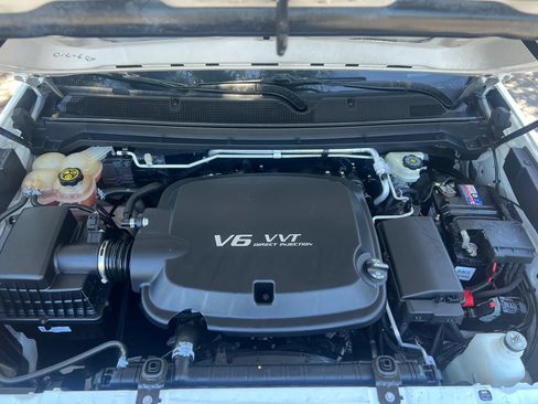 Used 2017 Chevrolet Colorado W/T RWD image 14