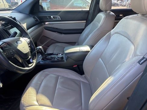 Used 2018 Ford Explorer XLT w/ Equipment Group 202A image 22