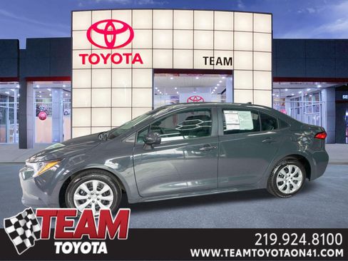 Used 2025 Toyota Corolla LE FWD image 1