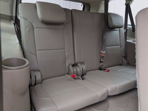 Used 2020 GMC Yukon XL SLT image 11