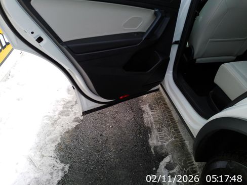 Used 2019 Volkswagen Tiguan S image 37