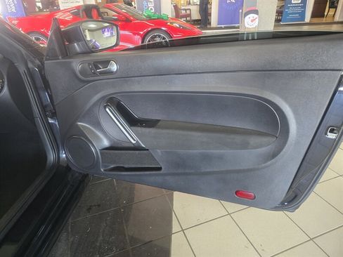 Used 2018 Volkswagen Beetle 2.0T Coast image 11