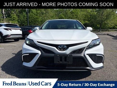 Used 2024 Toyota Camry SE w/ Convenience Package FWD image 2