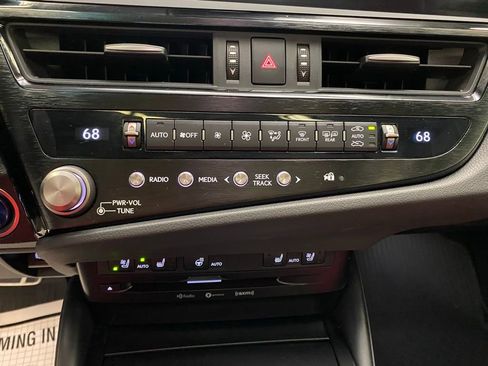 Used 2022 Lexus ES 300h F Sport image 26