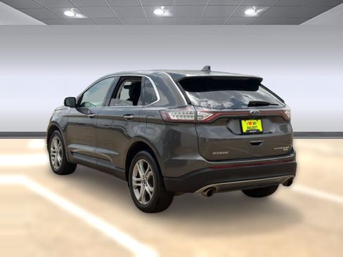 Used 2017 Ford Edge Titanium w/ Technology Package FWD image 3