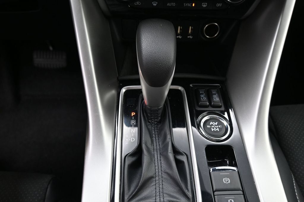 Used 2025 Mitsubishi Eclipse Cross SE AWD/4WD image 26