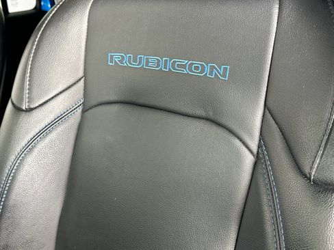 Used 2022 Jeep Wrangler Unlimited Rubicon 4xe AWD/4WD image 19