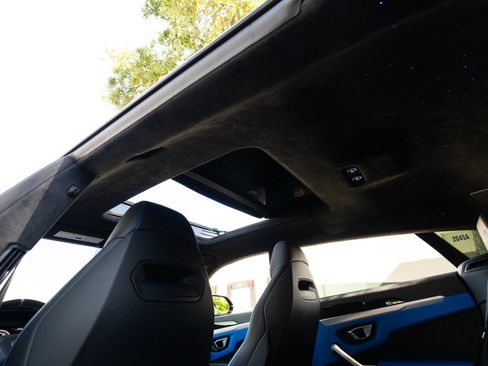 Used 2019 Lamborghini Urus AWD/4WD image 92