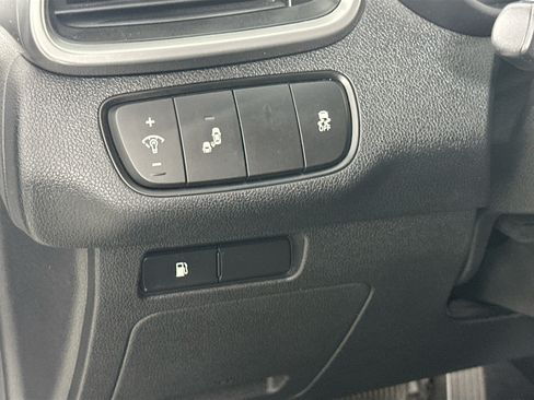 Used 2020 Kia Sorento LX FWD image 10