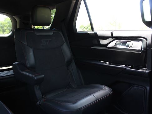 Used 2025 Ford Explorer ST AWD/4WD image 15
