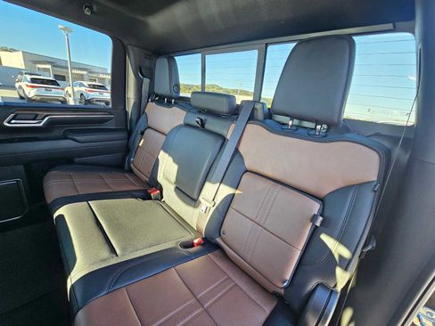 Used 2025 Chevrolet Silverado 3500 High Country w/ Technology Package image 18