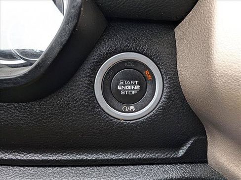 Used 2020 RAM 1500 Laramie AWD/4WD image 33