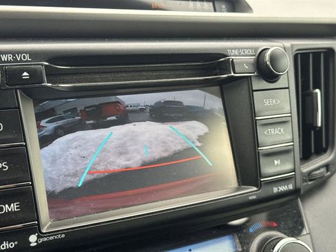 Used 2017 Toyota RAV4 XLE image 24