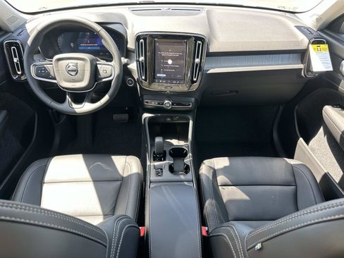 New 2026 Volvo XC40 B5 Core w/ Climate Package image 7