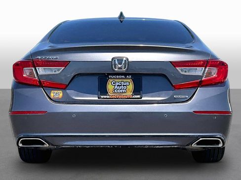 Used 2018 Honda Accord Touring image 4