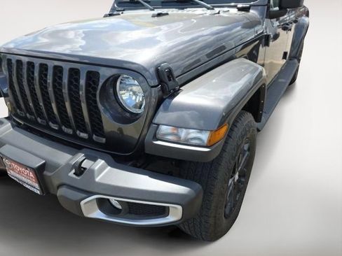 Used 2023 Jeep Gladiator Sport AWD/4WD image 10