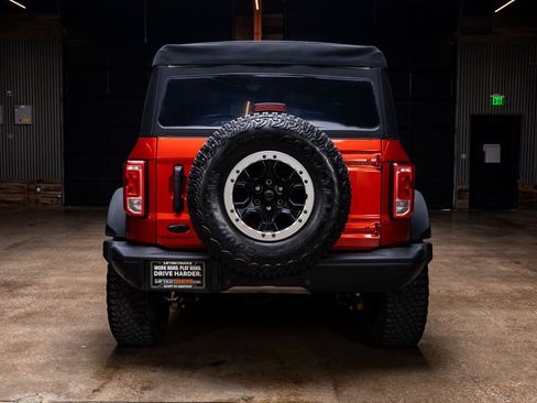 Used 2023 Ford Bronco Black Diamond w/ Sasquatch Package image 12