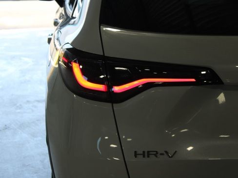 Used 2023 Honda HR-V LX image 36