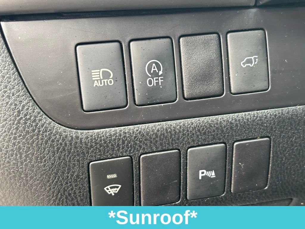 Used 2019 Toyota Highlander Limited w/ Carpet Mat Package (TMS) AWD/4WD image 19