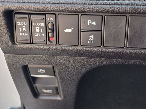 Used 2025 Honda Odyssey Touring image 18