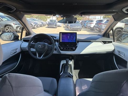 Used 2025 Toyota Corolla SE w/ SE Premium Package FWD image 10