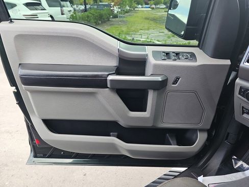 Used 2016 Ford F150 XLT w/ Equipment Group 302A Luxury AWD/4WD image 28