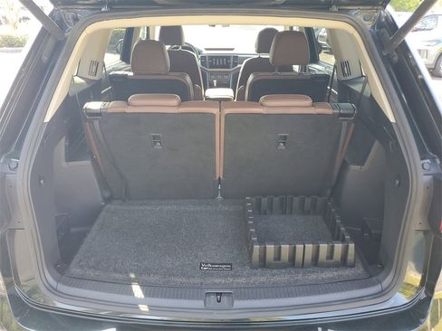 Used 2021 Volkswagen Atlas SE w/ Towing Package image 8