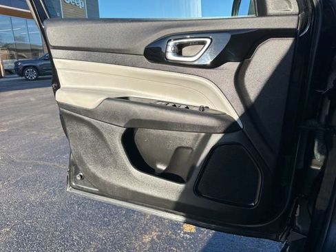 Certified 2022 Jeep Compass Limited image 22