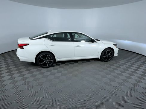 Certified 2025 Nissan Altima 2.5 SR AWD/4WD image 9