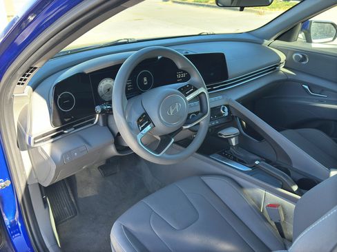 Certified 2024 Hyundai Elantra SEL image 12