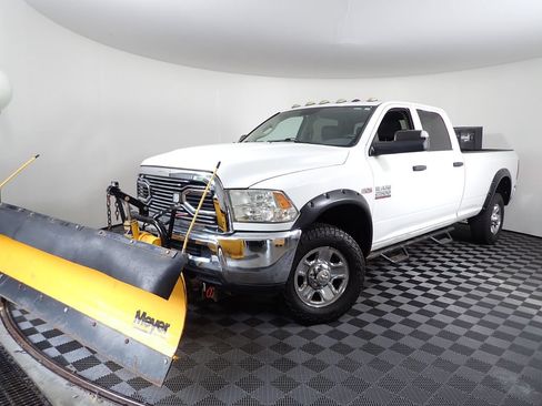 Used 2017 RAM 2500 Tradesman w/ Chrome Appearance Group AWD/4WD image 2