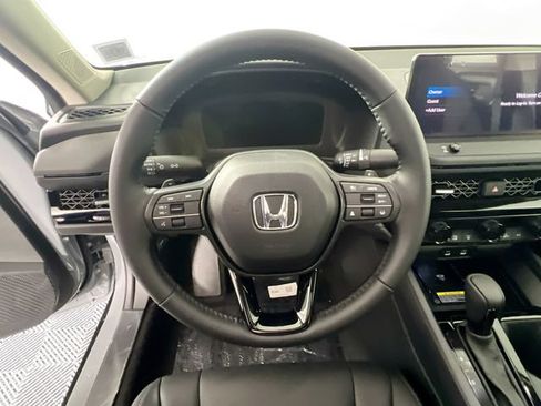 Used 2025 Honda Accord EX-L image 12